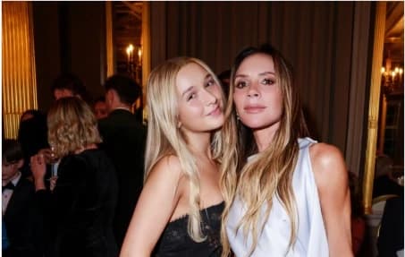 Harper Seven Beckham zablistala u izdanju koje podsjeća na njenu mamu Victoriju iz 90-ih godina
