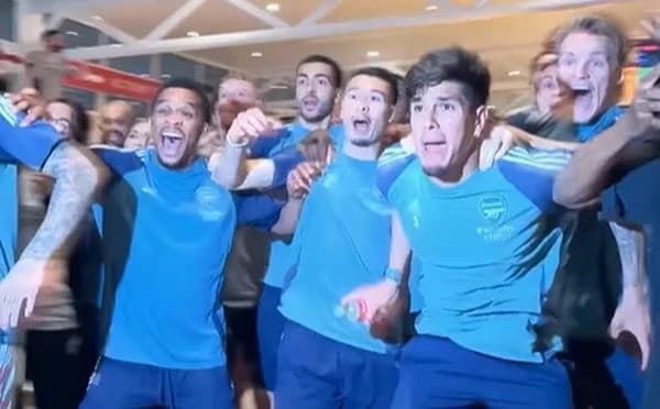 Pogledajte slavlje igrača i navijača Arsenala nakon što su postali prvaci Engleske