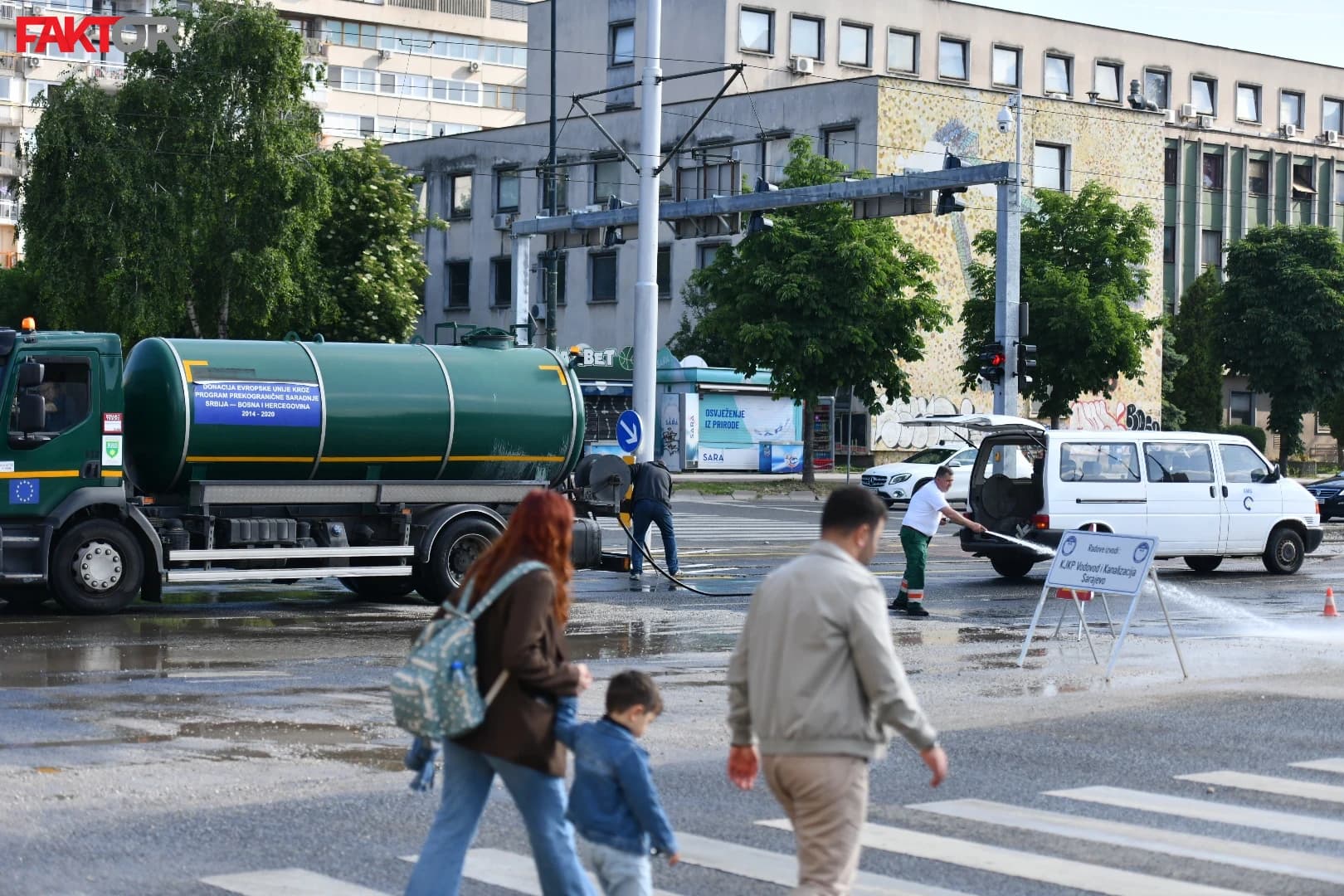 Sarajlije s kanisterima kao u ratu, trgovine nisu radile: Nedjelja koja je rasvijetlila sav javašluk Trojkine vlasti