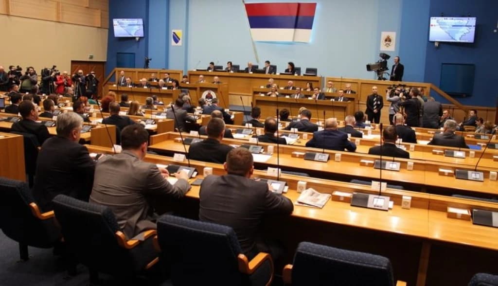 Opasne namjere Banje Luke: Sveopći udar na OHR u režiji vlasti i opozicije RS-a otvara vrata novoj krizi