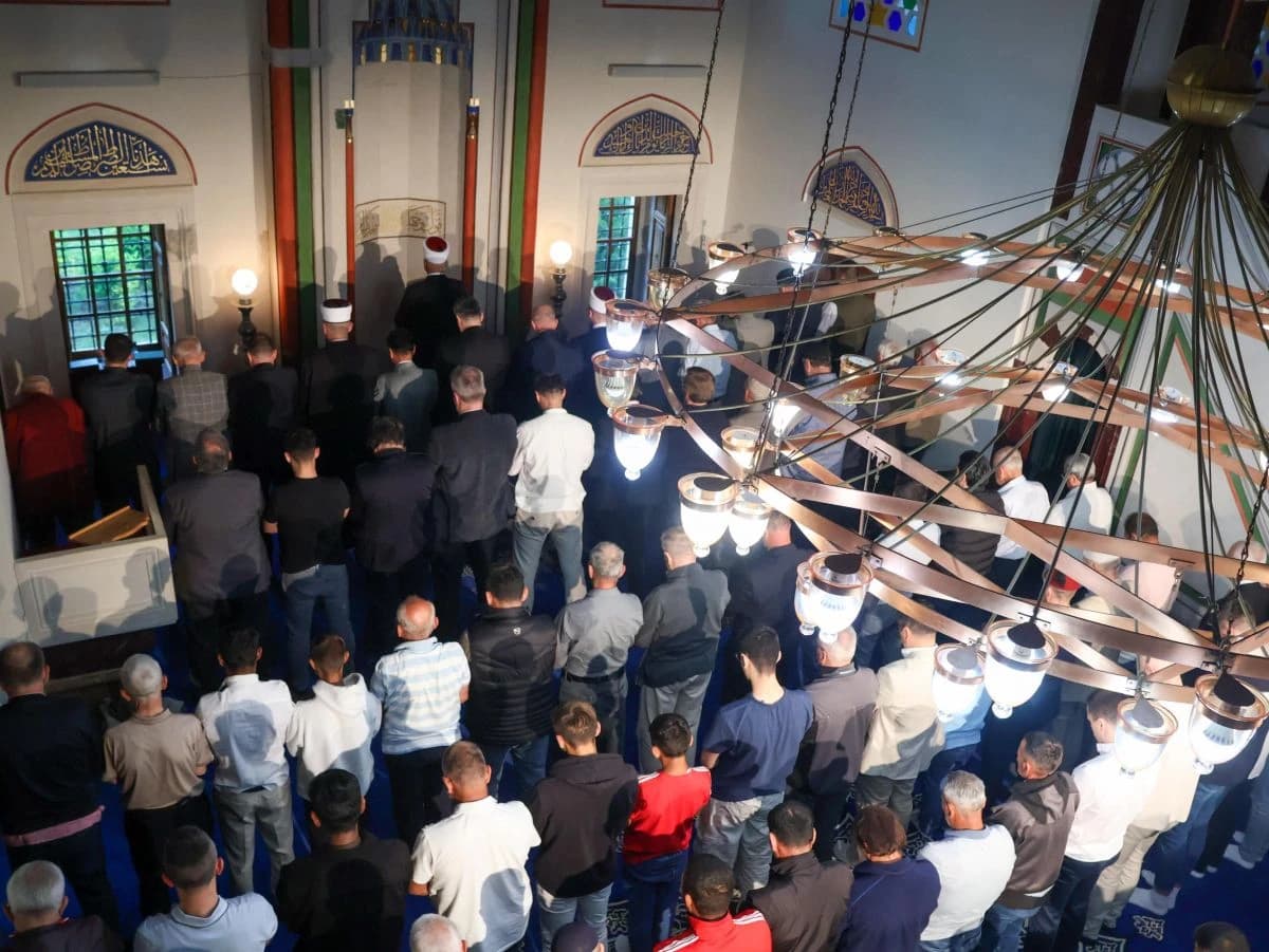 Bećirović u banjalučkoj Ferhadiji: Povratnici su simbol istrajnosti, hrabrosti i ljubavi prema domovini