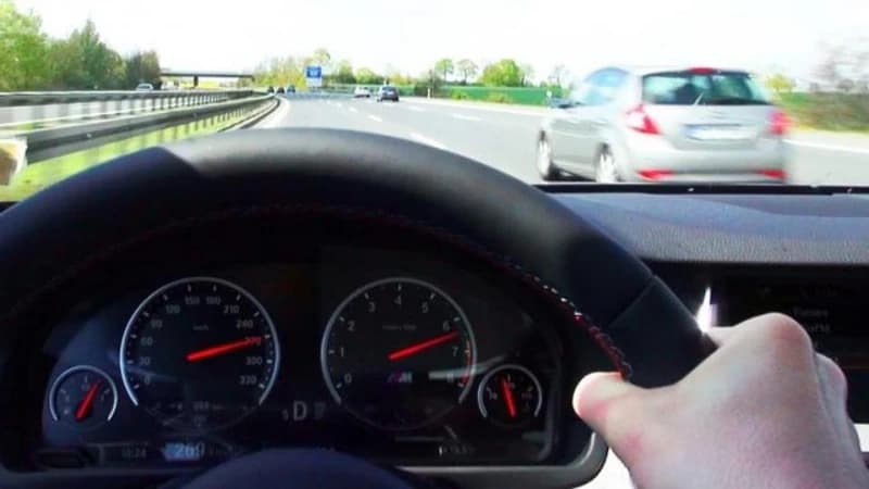 U Goraždu izrečena prva kazna za obijesnu vožnu: Vozač će platiti više od 3.000 KM
