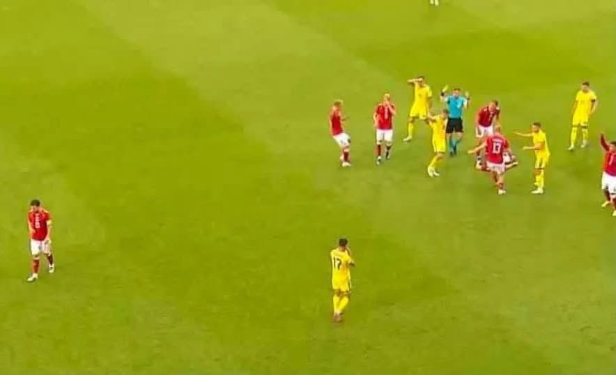 Christian Eriksen se ponovo srušio na terenu, sudija odmah donio logičnu odluku