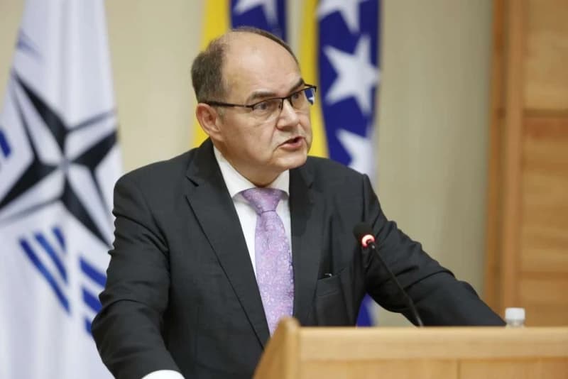 Schmidt upozorio: Ponašanje domaćih institucija je opasno, hitno poduzeti korake prije izbora