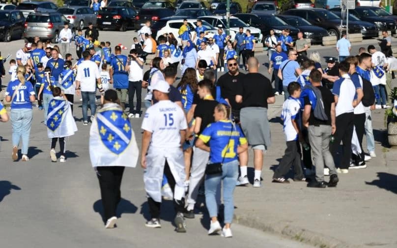 Neka navija gdje ko hoće, ali...: Vlasti u Kiseljaku i Vitezu (ni)su zabranile javno praćenje utakmica Zmajeva