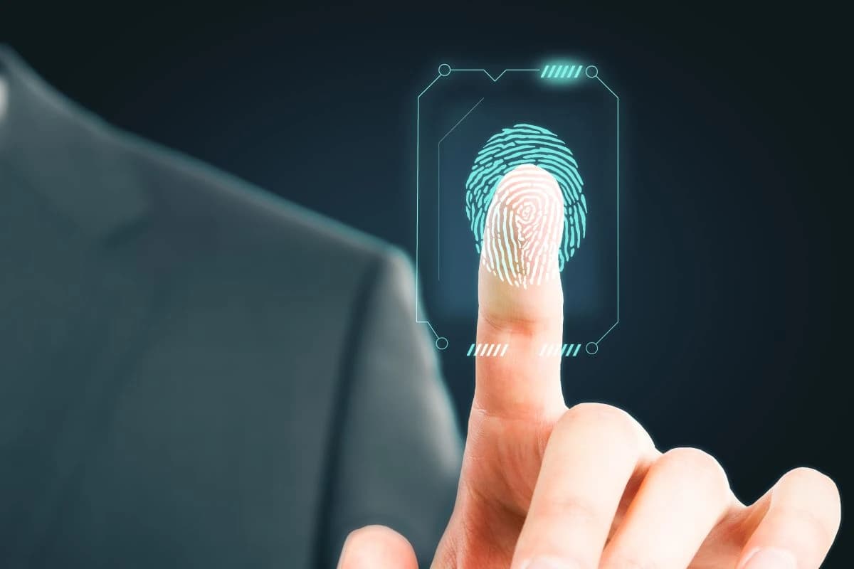 Hakeri mogu ukrasti i otisak prsta sa fotografije