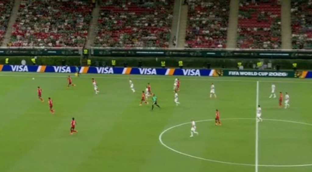 FIFA tvrdi jedno, fotografije otkrivaju pravu istinu o posjećenosti na startu Mundijala