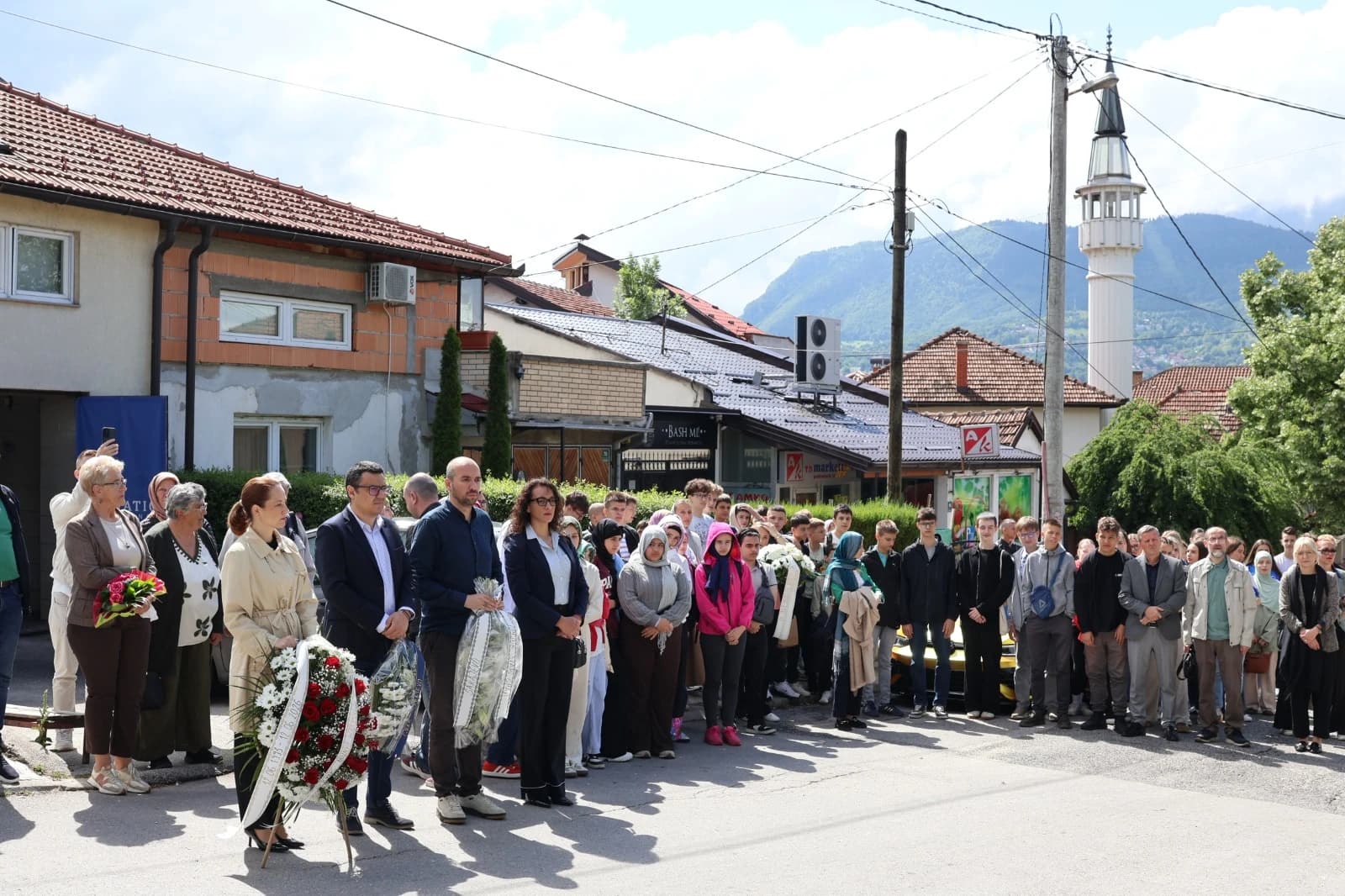 Položeno je cvijeće i odata počast