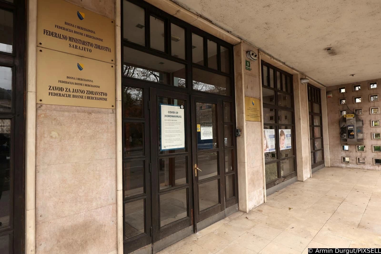 Uposlenici Ministarstva zdravstva na službena putovanja potrošili 21.572 KM, neki izvještaji nisu propisno popunjavani