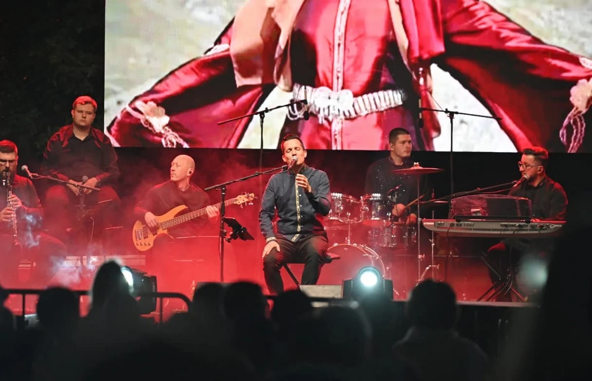 Armin Muzaferija u Centru "Safet Zajko" održao koncert za pamćenje