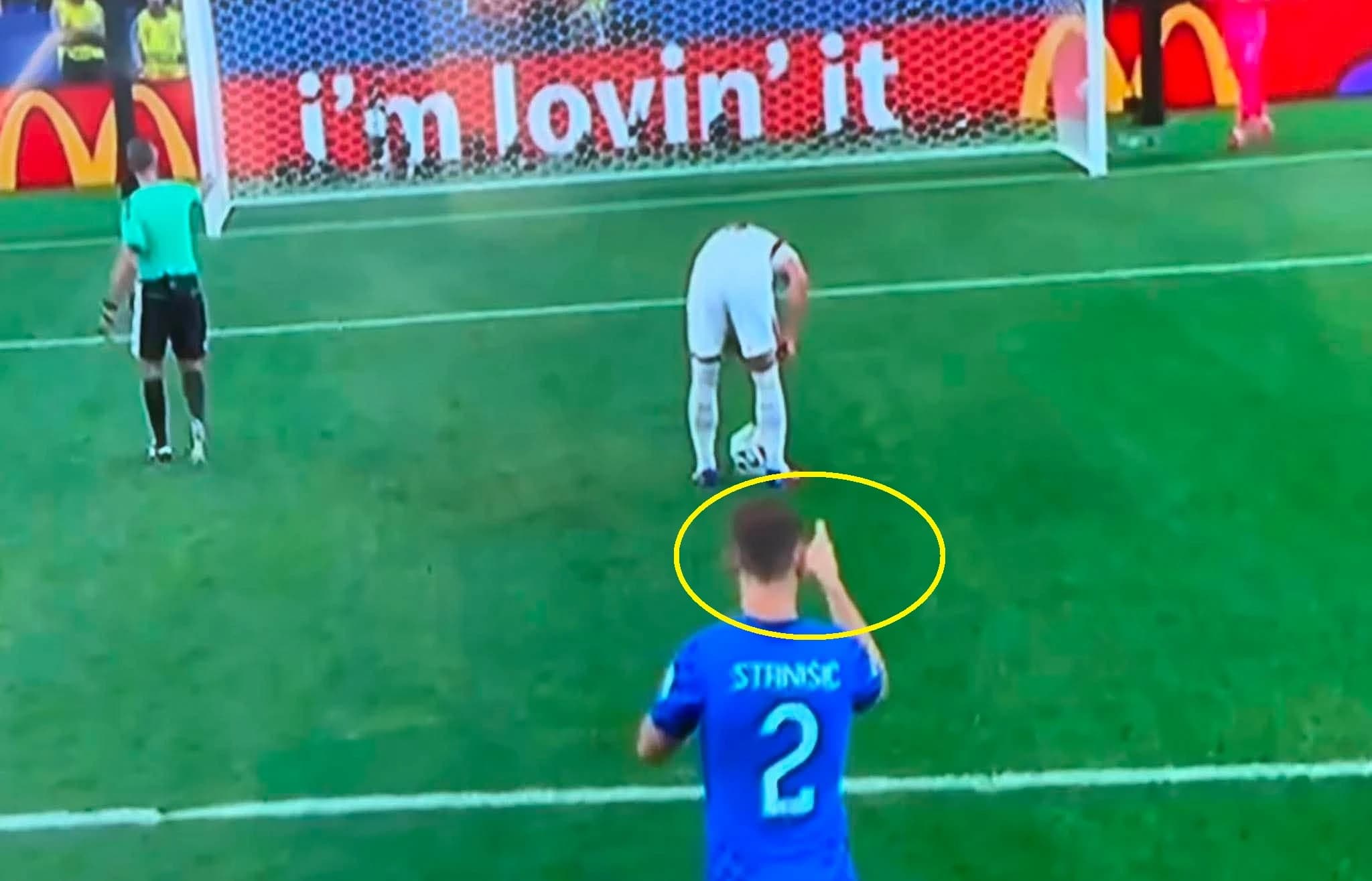 Stanišić pokazuje gdje će Kane šutirati, ali...
