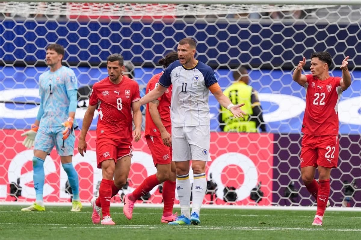 Džeko: Ovaj poraz boli, gol-razlika može odlučiti, trebali smo se zatvoriti