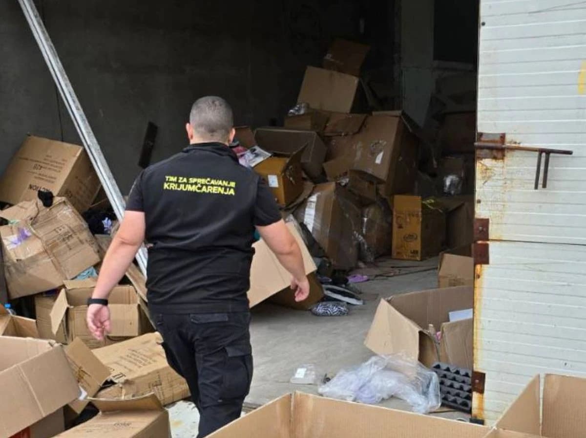 UIO u akciji oduzela više od 10.000 komada robe, trebala ići na online prodaju