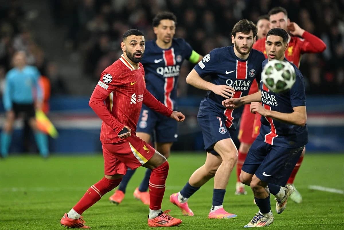 Hakimi nosi dres PSG-a