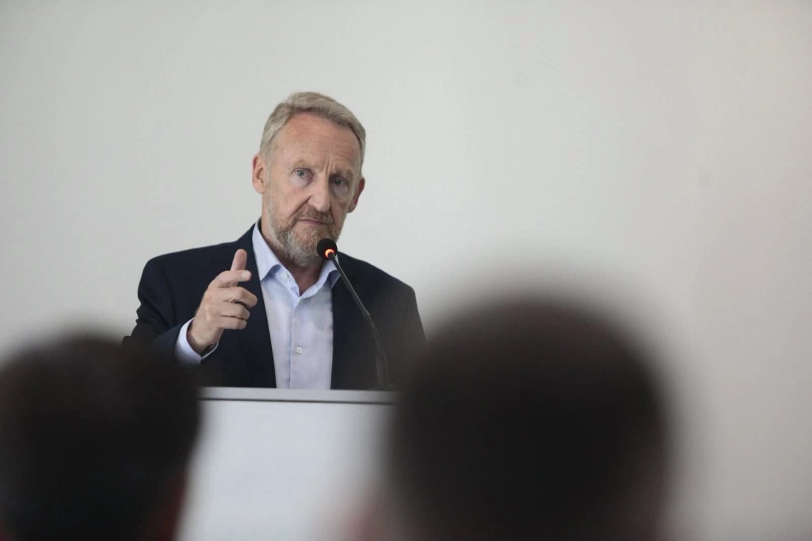 Izetbegović: Moramo se osloniti na sebe i vlastitu snagu, građani trpe posljedice Trojkine vlasti