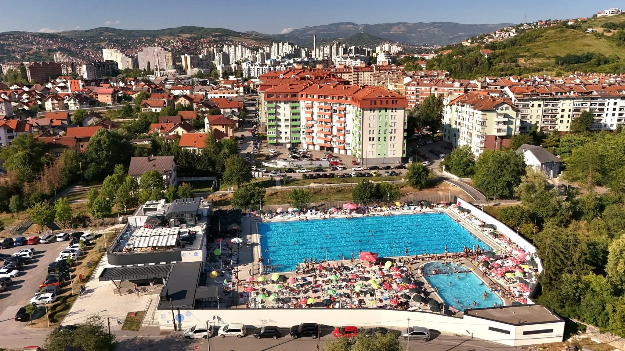 Danas se otvara bazen u sarajevskom naselju Dobrinja, objavljene su i cijene ulaznica