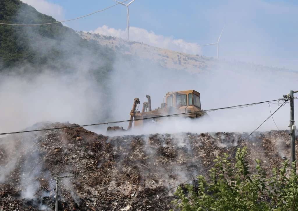 Inspekcija na terenu u Vrapčićima, uočene brojne nepravilnosti: Istovareno 11 kamiona sa 115 tona komunalnog otpada
