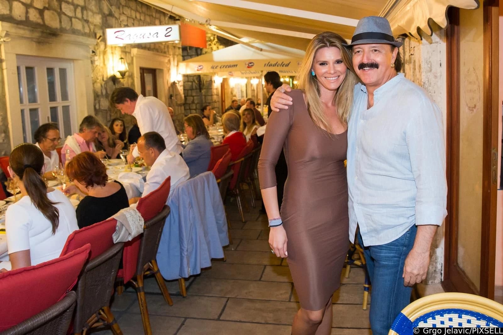 Folk pjevač o bivšoj supruzi: "Gledam u Google, samo da joj ne vidim sliku"
