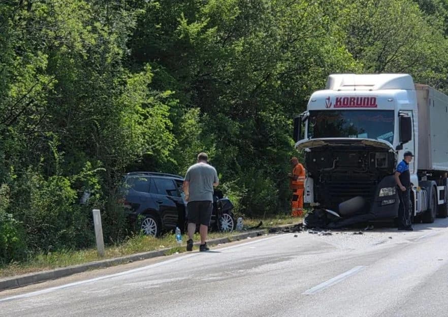 S mjesta saobraćajne nesreće