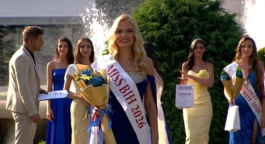 Lana Jahić iz Tuzle je Miss BiH, prva pratilja je Arijana Morina, a druga Maja Šehić