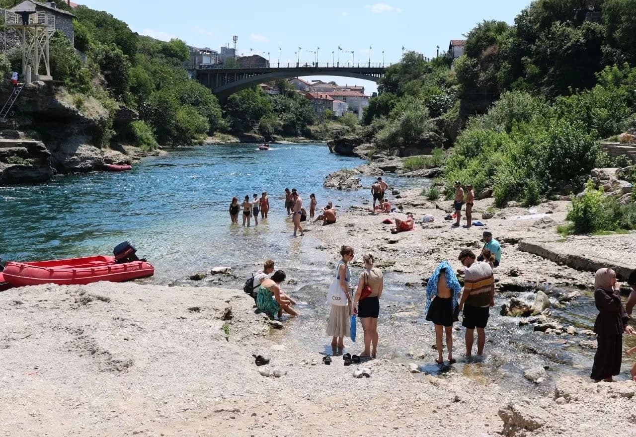 Mostarci drugog dana vikenda osvježenje od vrelina potražili na lokalnim kupalištima