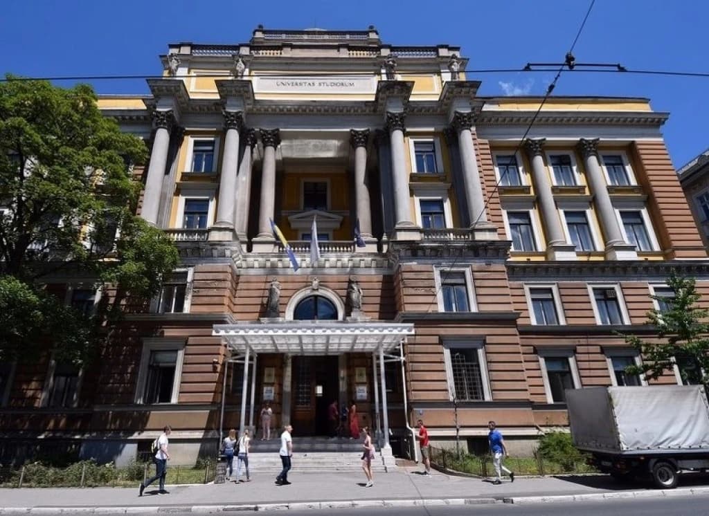 Strani profesori na UNSA pod znakom pitanja: Porezna blokira izdavanje uvjerenja zbog duga fakulteta