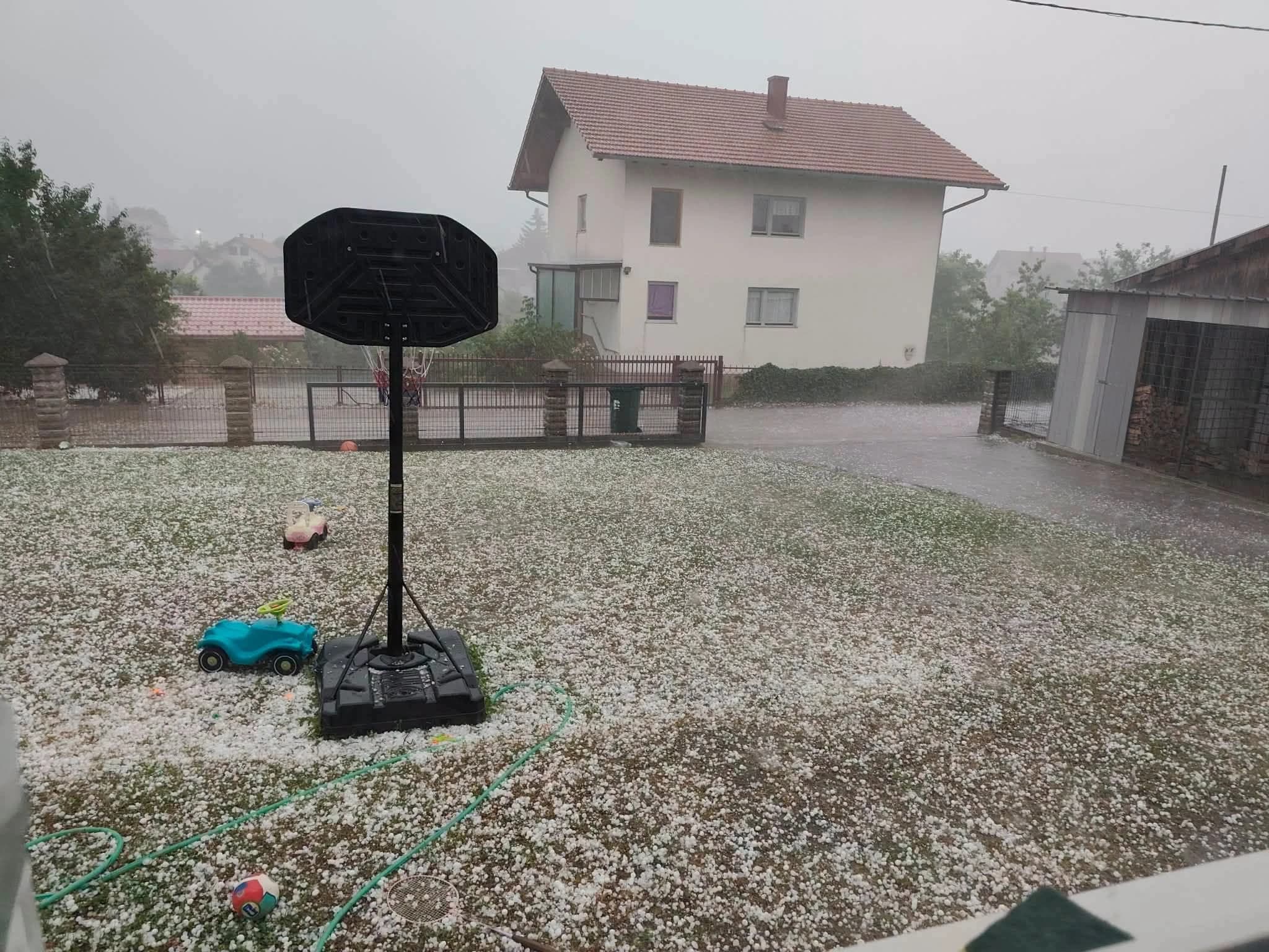 Led u Bosanskom Petrovcu
