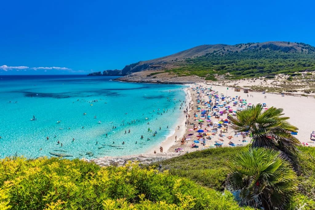 Šok za turiste: U Evropi sada naplaćuju tuširanje na plaži i led u piću, ali to nije jedino iznenađenje