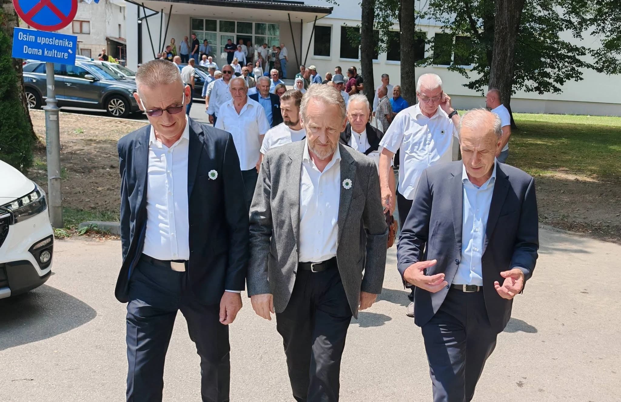 Izetbegović: Ljiljane nam neće zabraniti, moramo biti jaki da se zlo više nikad ne ponovi