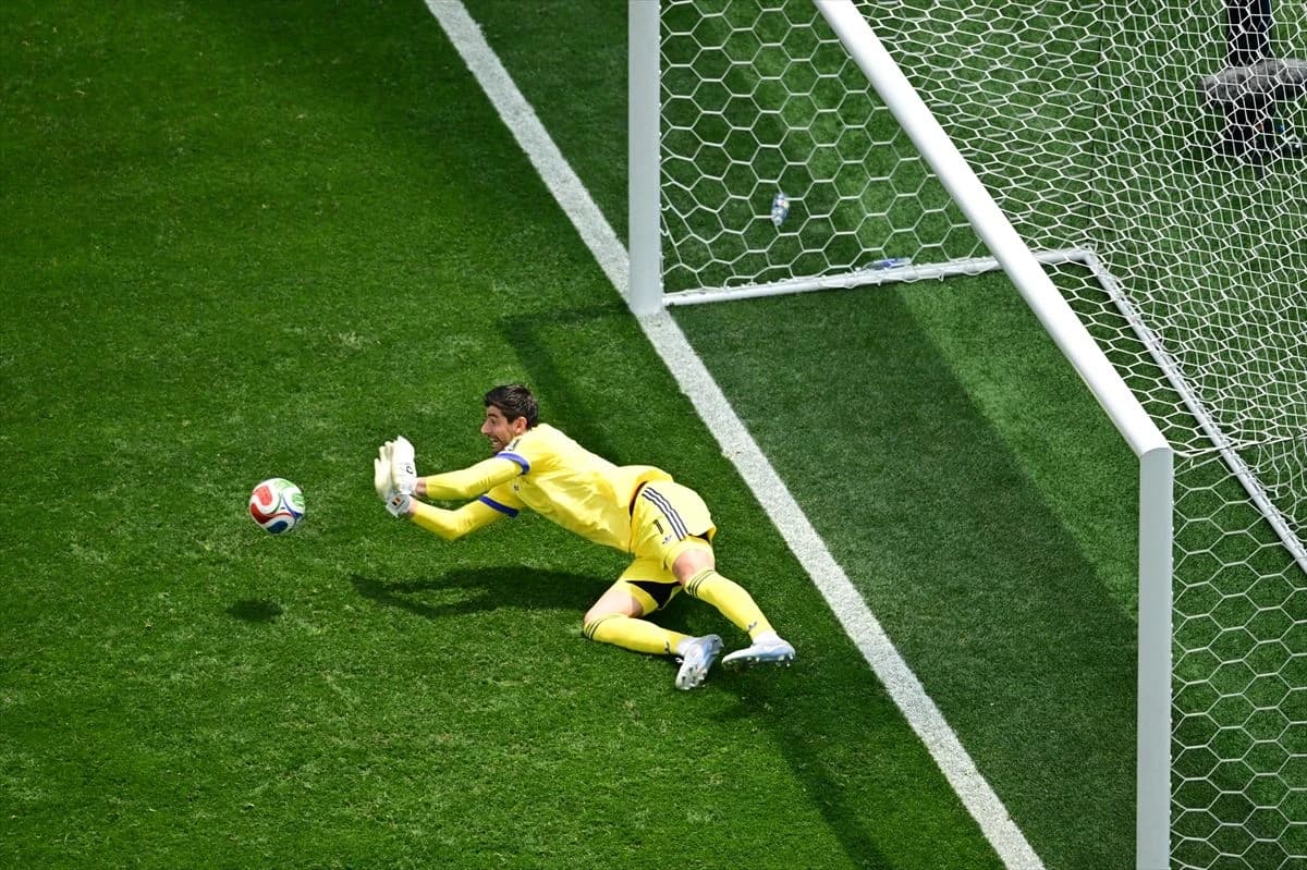 Courtois šokirao: Mogao sam nastaviti braniti, ali selektor me izveo