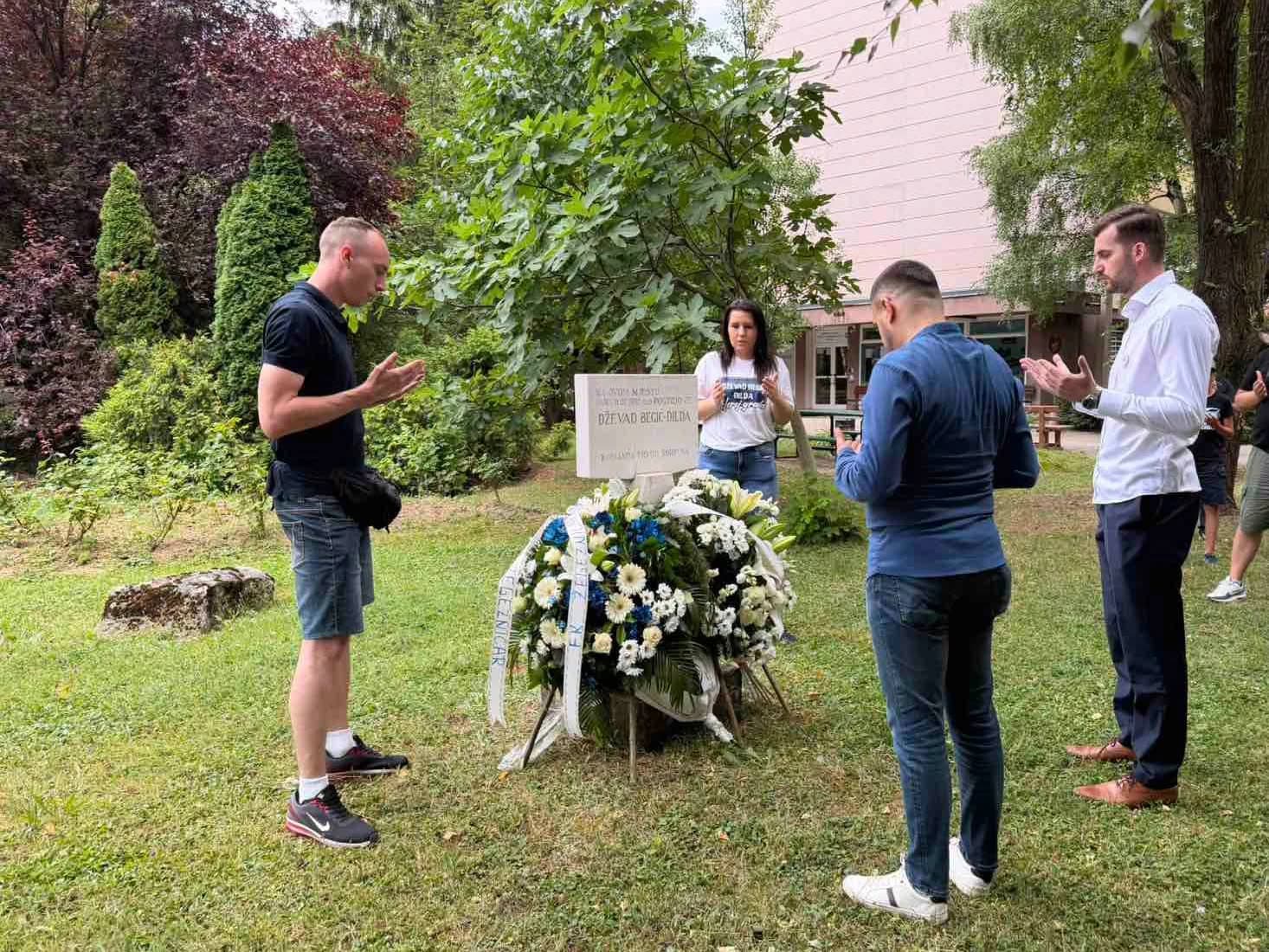Željo i Manijaci nisu zaboravili Dževada Begića Đildu