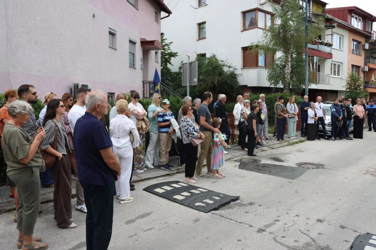 Tužna godišnjica na Dobrinji: Prije 33 godine srpski agresor ubio 14 Sarajlija dok su čekali vodu