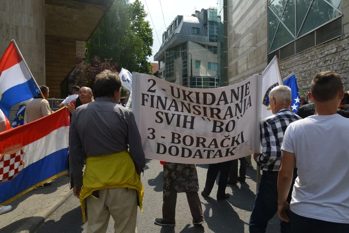 Ima li vremena za izglasavanje boračkog dodatka u Parlamentu FBiH, hoće li ga dobiti i oni koji nemaju godinu u vojsci