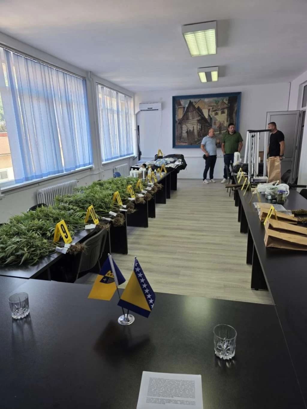 U Goraždu otkrivena laboratorija za uzgoj marihuane