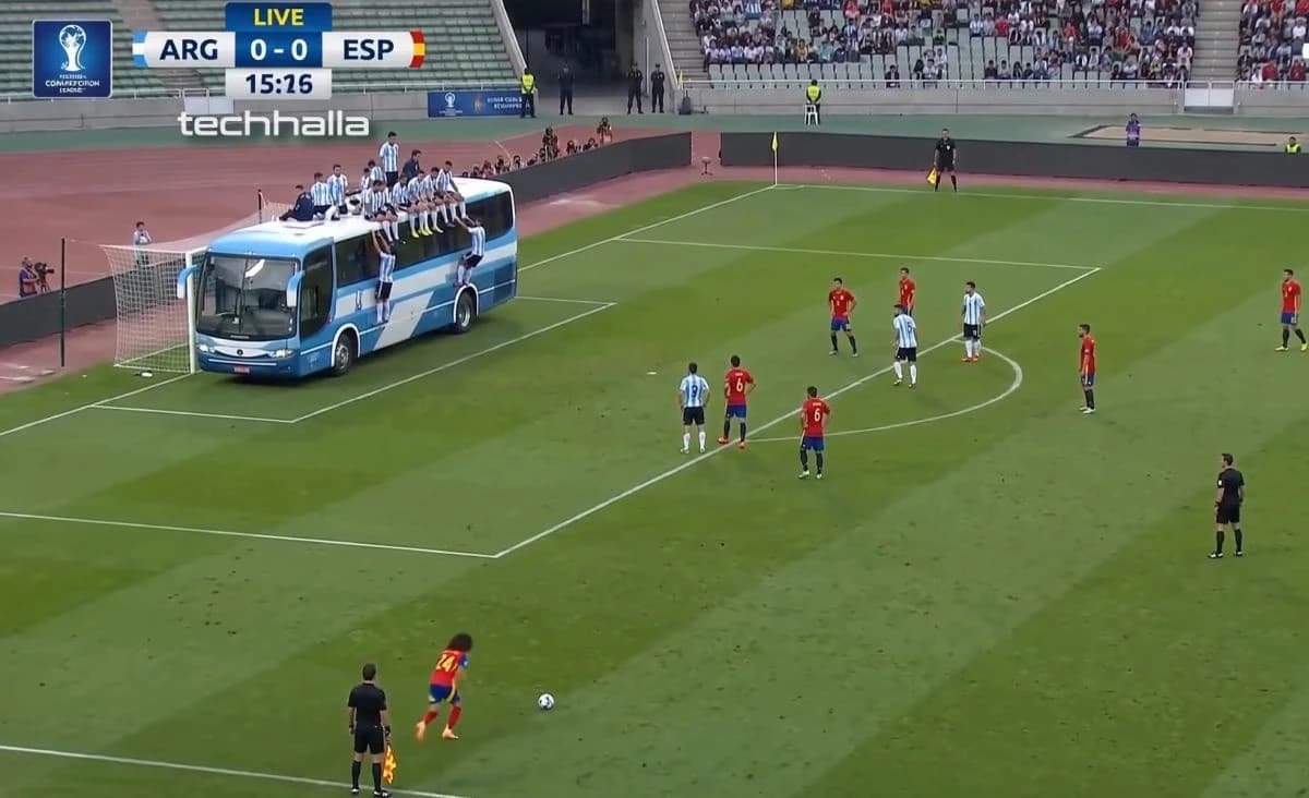 Korisnici društvenih mreža ismijavaju Argentinu: Parkirali autobus ispred gola, Unai Simon "raspalio roštilj"