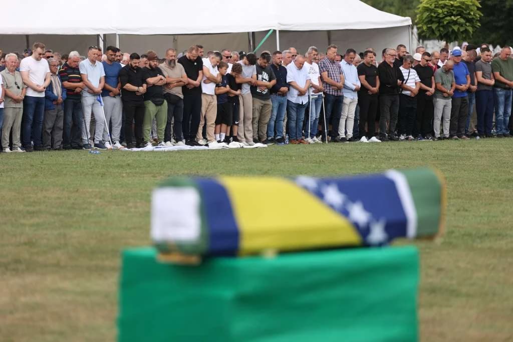 Dženaza u u Memorijalnom centru "Kamičani"