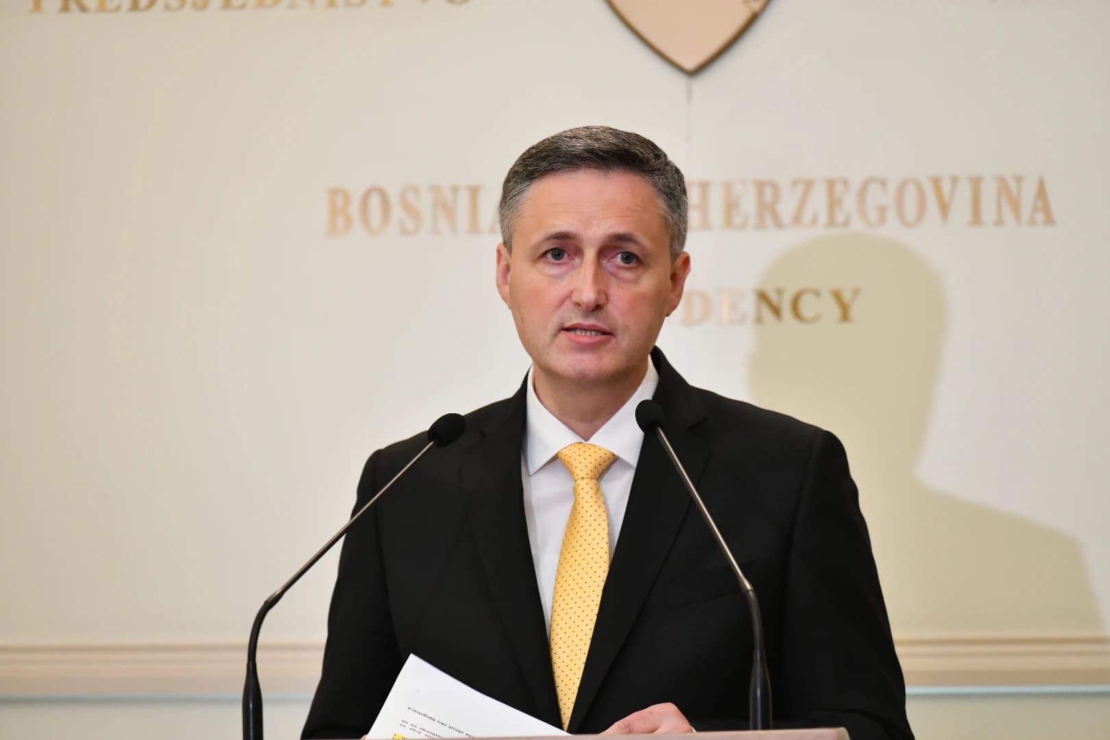 Bećirović zatražio ocjenu ustavnosti odluke NSRS-a o Komisiji za nacionalne spomenike