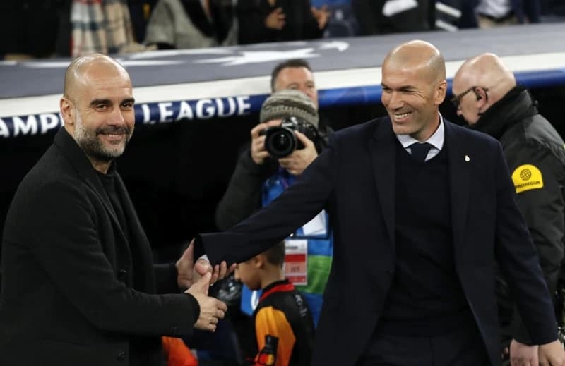 Zidane (desno) je kroz karijeru radio samo kao trener Reala