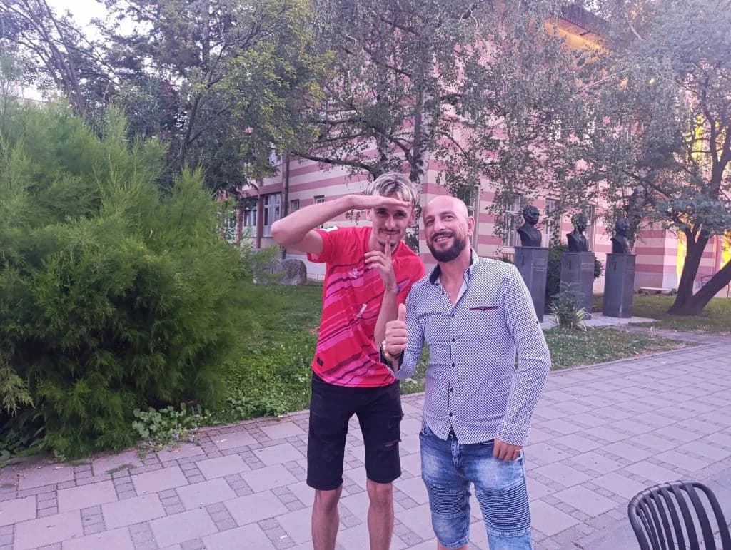 Na ulicama Bugojna pojavio se "dvojnik" Kerima Alajbegovića, izazvao veliku pažnju