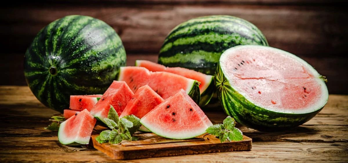 Imaju više proteina od govedine, a svi ih bacamo: Riječ je o sjemenkama ploda kojeg ljeti volimo jesti