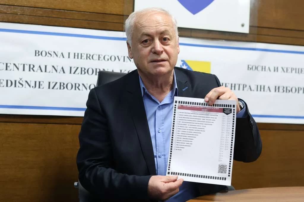 Arnautović: Birači će se identificirati otiskom prsta, a glasovi brojati elektronski i ručno