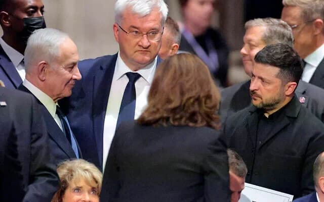 Netanyahu i Zelensky snimljeni u razgovoru nakon sastanaka s Trumpom
