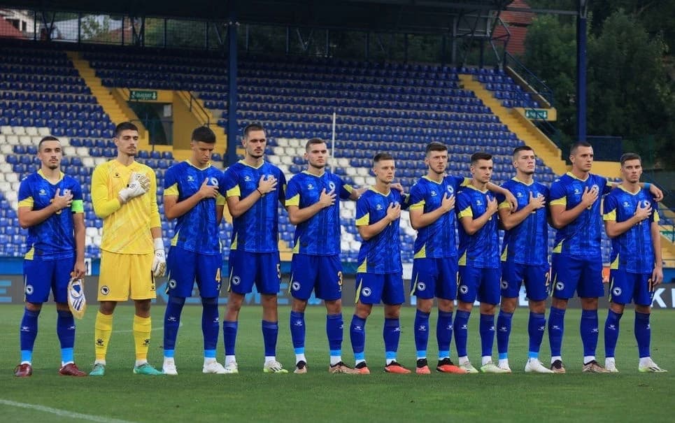 Muharemoviću u Leeds United stiže bivši saigrač iz mlade repezentacije BiH?