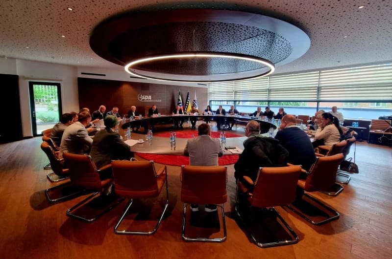 SDA: Nestanak 780.000 eura iz Igmana ne može biti slučajni previd, odgovornost moraju snositi Vlada FBiH i njeni kadrovi