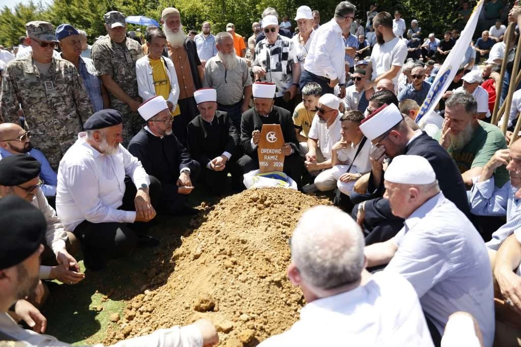 Veliki broj građana se okupio na Vlakovu