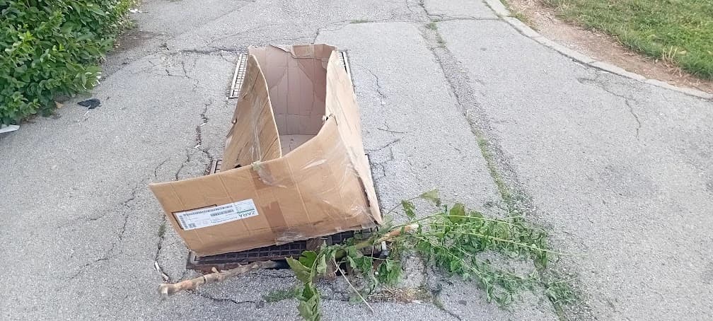 Opasni šaht u Semira Frašte na Alipašinom Polju do broja devet