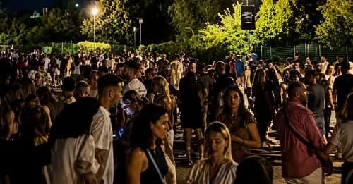 Skandal u najavi: Stotine fanova s kupljenim kartama nisu mogle ući na koncert, skandirali "Dino, lopove"