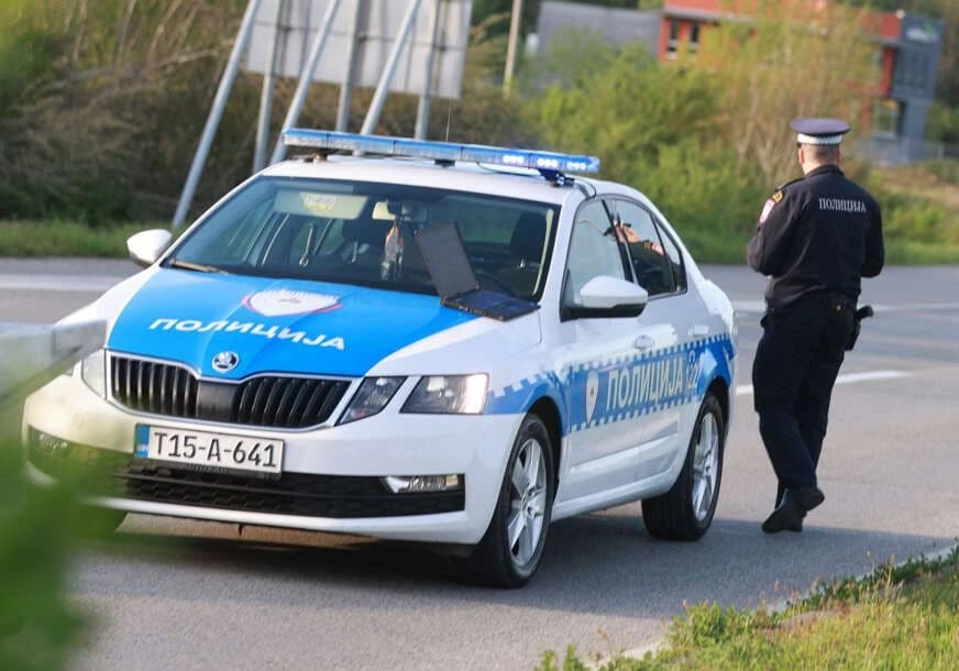 Traktorom sletio s puta kod Prnjavora, vozač poginuo na mjestu nesreće