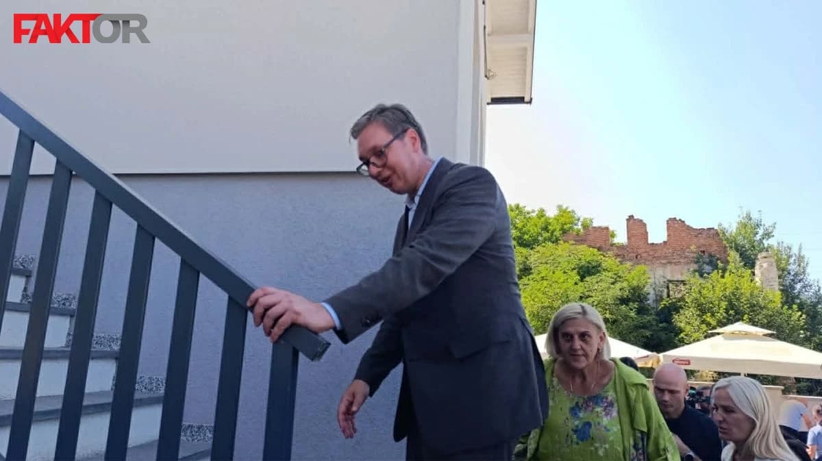 Vučić s Dodikom u očevom rodnom selu kod Bugojna: Ostalo je malo Srba ovdje...