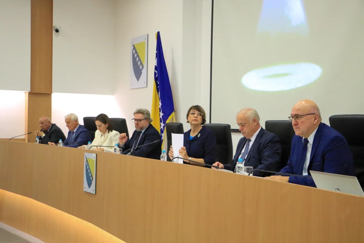 Centralna izborna komisija BiH toleriše zloupotrebe javnih resursa, Dodik među glavnim primjerima